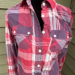 American Eagle women’s XS pink and lavender plaid button down shirt long sleeve